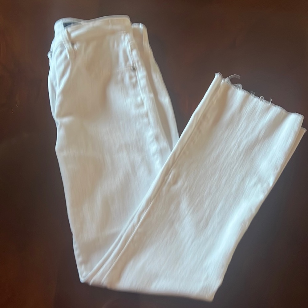 Ag Jodi Crop in white